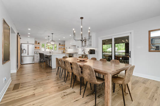 Family dining room seating twelve at Casa Muzyka Lakehouse, Madawaska Valley